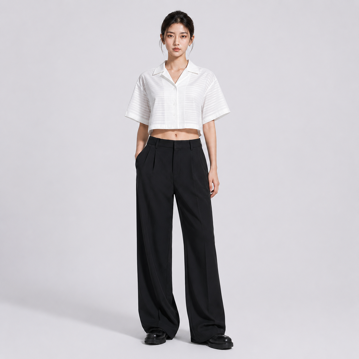 Afterbase Ekru Yatay Çizgili Crop Gömlek model üzerinde ön ve arka görünüm