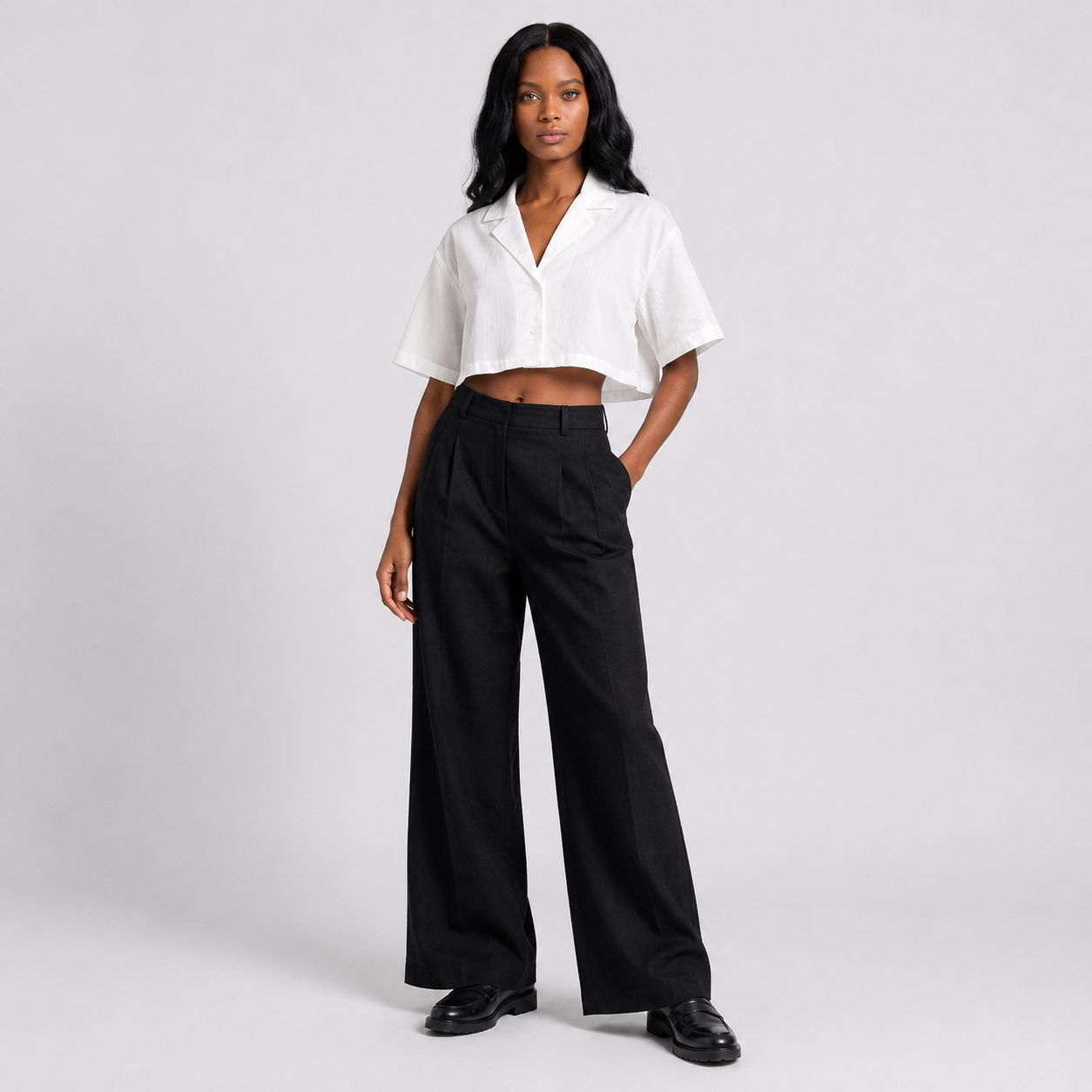 Afterbase Koyu Ekru Crop Gömlek model üzerinde ön ve arka görünüm