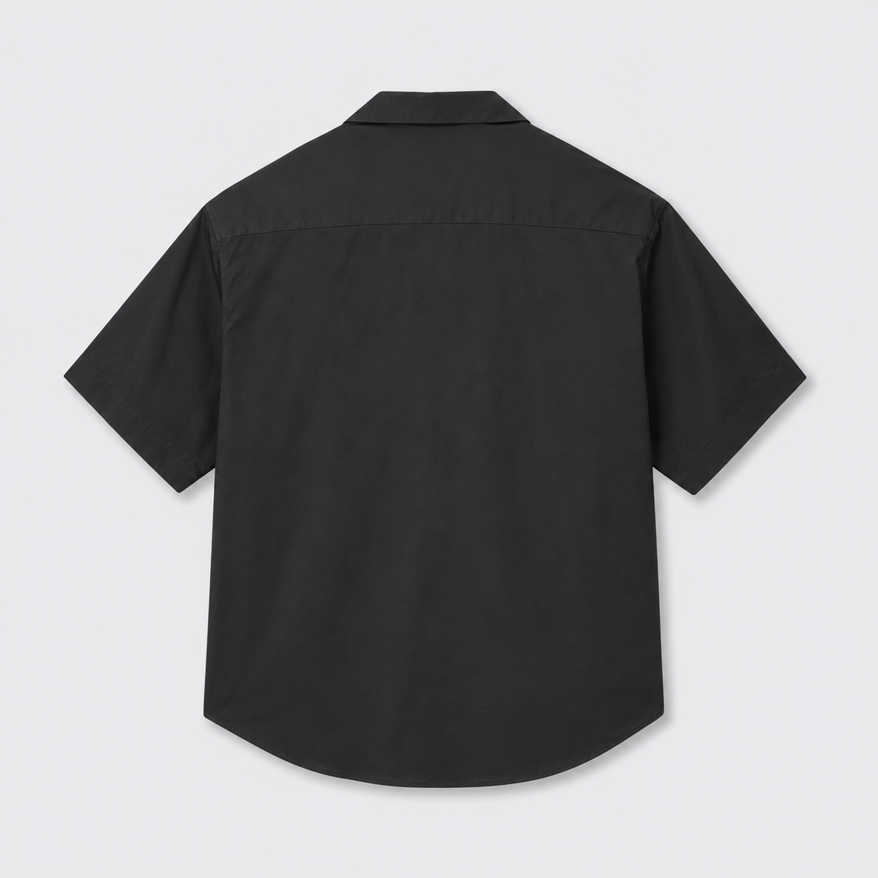 Afterbase Siyah Oversize Erkek Gömlek model üzerinde ön ve arka görünüm