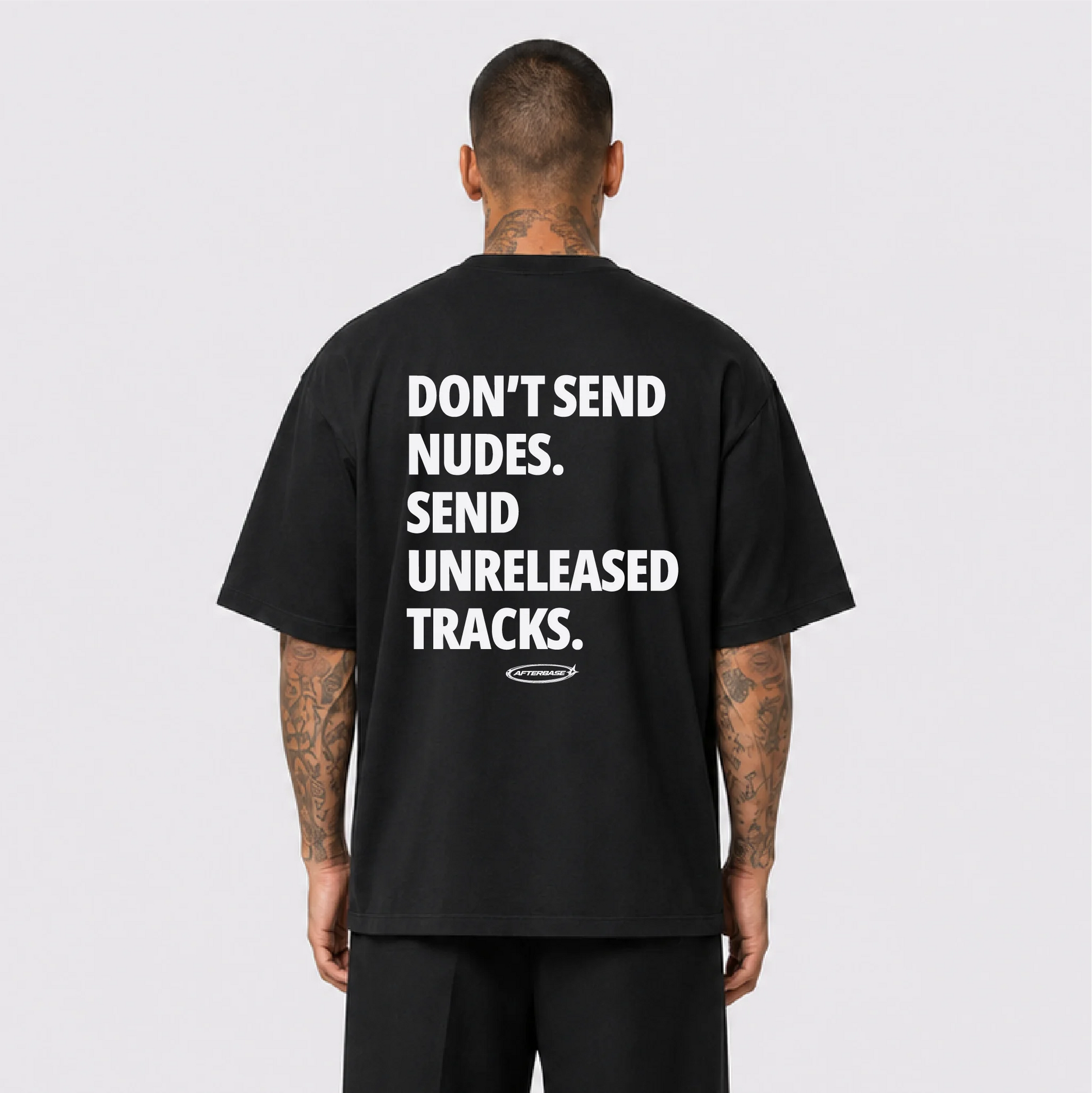 Afterbase Don't Send Nudes siyah oversize tişört - erkek model